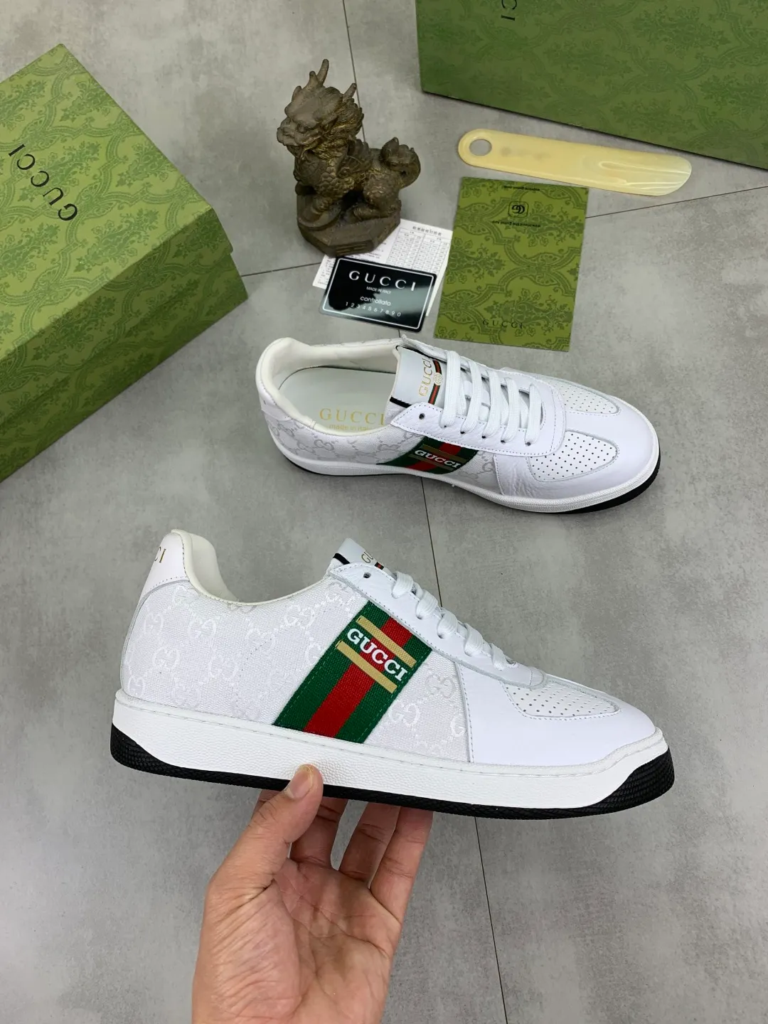 Men's shoes 💰P400💰【New model】 🆘 The latest model from Gucci official website 🎁 Classic casual and fashionable men's shoes 👟 Hot model 💥 Simple and elegant style, exclusive for trendy men. Unique latest brand elements from the official website 👑 Original Gucci decoration, fashionable and generous, made of original soft calfskin fabric ➕ Comfortable soft pigskin lining ✅Wear-resistant rubber outsole designated on the official website_Full of elasticity, the classic model taken at the counter 🎬Color: 4️⃣colors available😍Number of codes: 38-44 (45 46 customized)